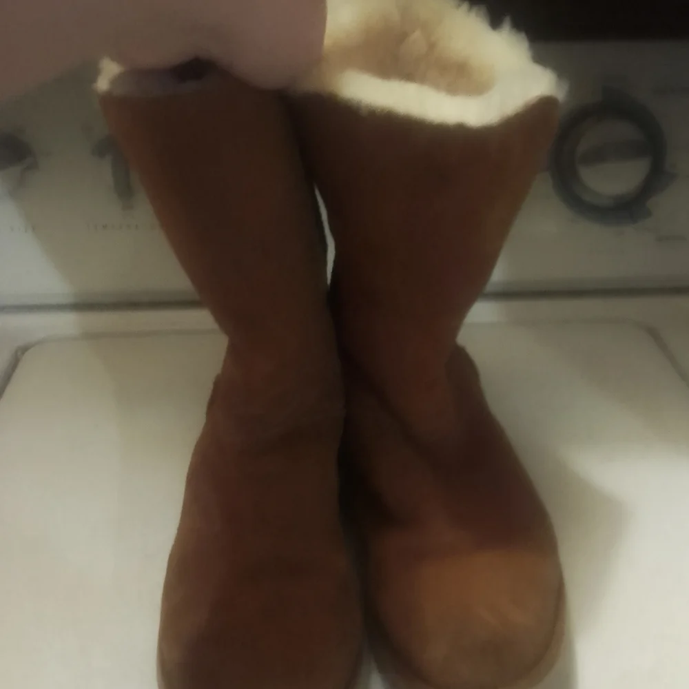 Koolaburra warm stylish